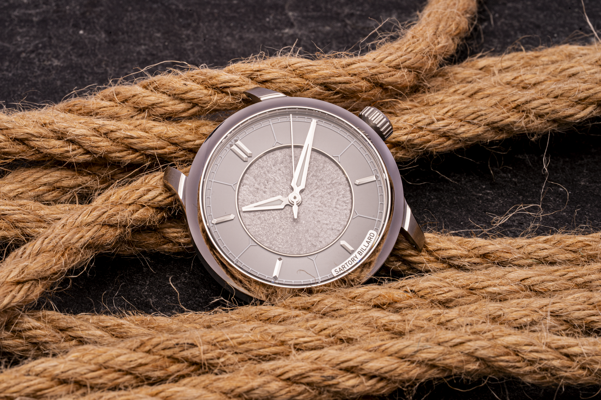 Packshot montre et corde